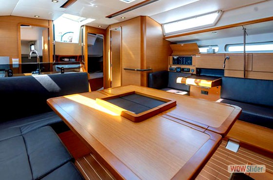 Main-Salon-Aft