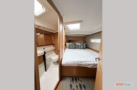 Forward-Cabin Forward-Cabin