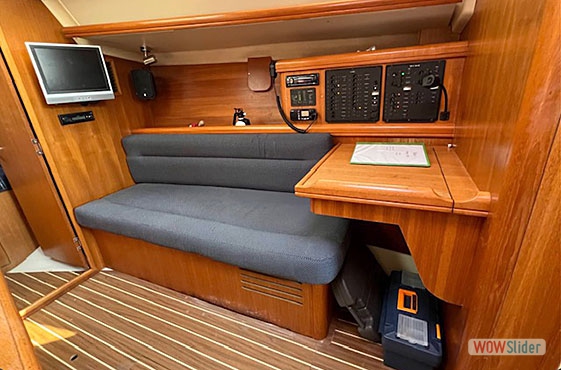 Salon-Starboard